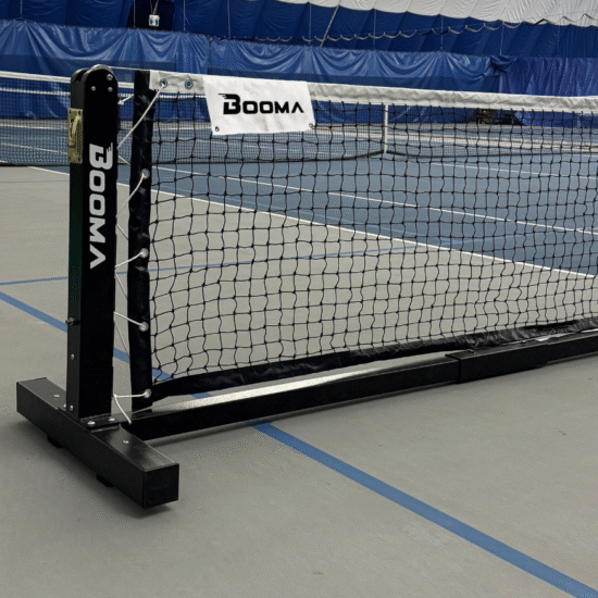 Image d'un filet de pickleball BOOMA Elite sur roues.